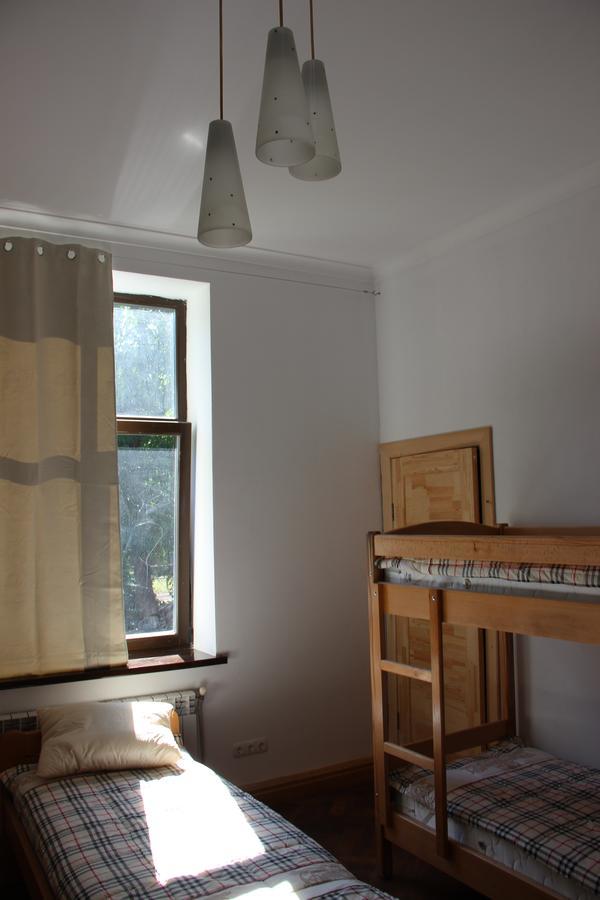 Hostel Mif Ivano-Frankivsk Extérieur photo